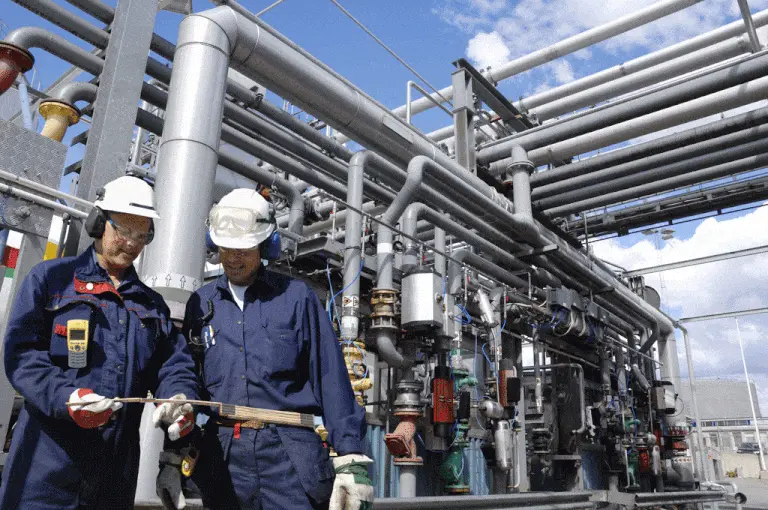 Oil Refinery Accidents Refinery workers in New Orleans